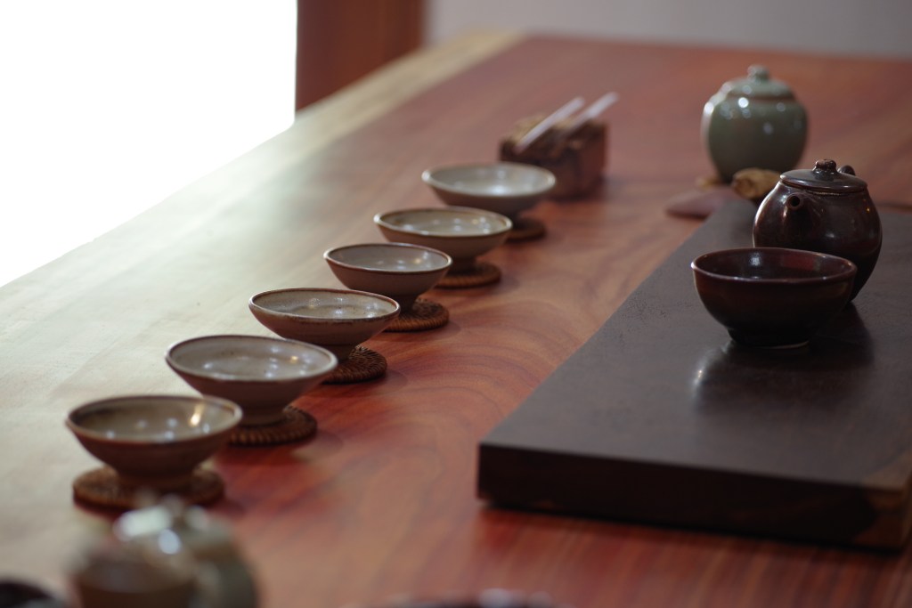 在鹿野製作的茶具茶桌茶盤